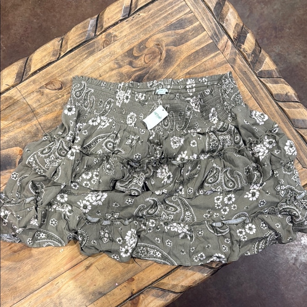 Aerie Gray and White Bubble Mini Skirt with Ruffled Tiers